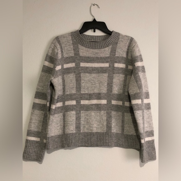 Banana Republic Women’s Plaid Longsleeve Sweater - Picture 1 of 4